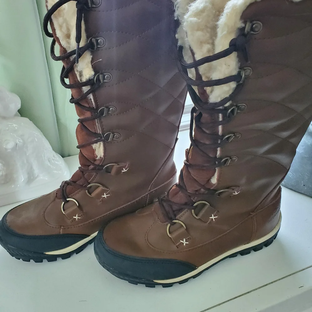 Bearpaw Snow Boots - Picture 2 of 6
